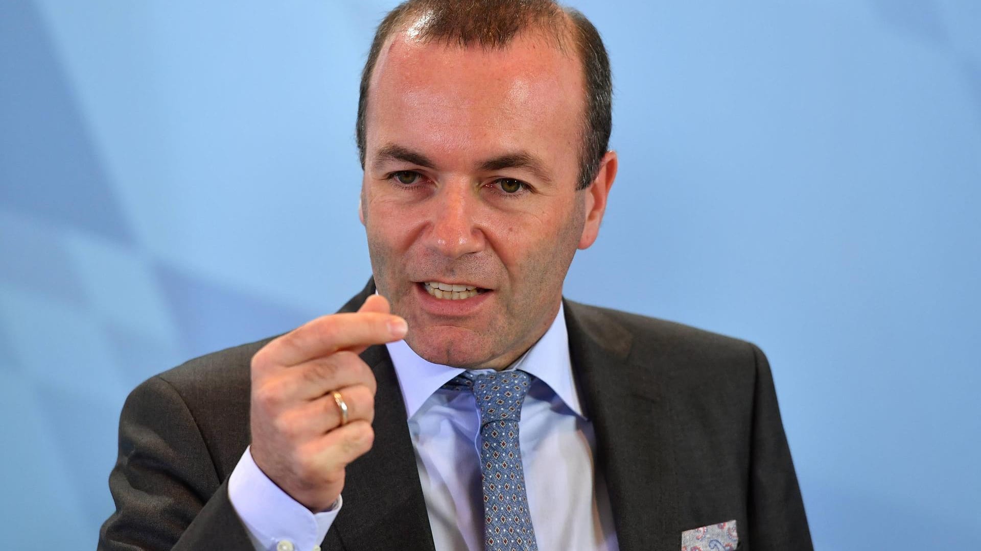 EVP-Fraktionsvorsitzender Manfred Weber (CSU): Er sieht die britische Regierung derzeit im Chaos.