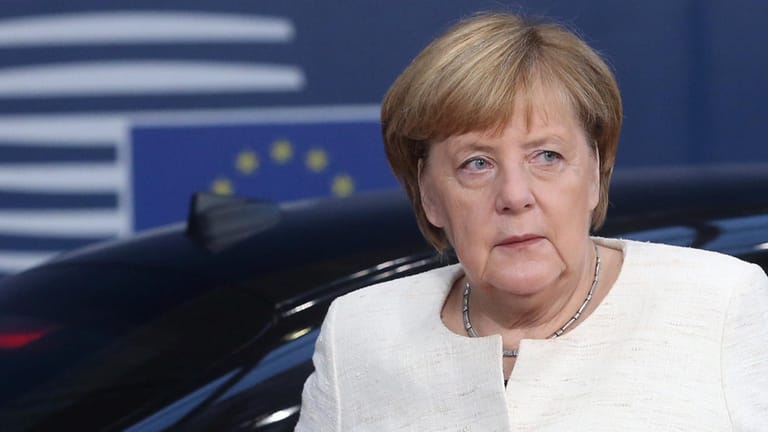 Kanzlerin Merkel in Brüssel: Länder wie Italien nicht alleine lassen.