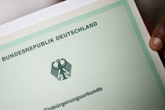 Einbürgerungsurkunde der Bundesrepublik Deutschland.