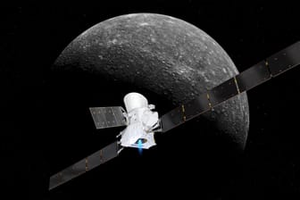 Sonde BepiColombo im Anflug auf den Merkur.
