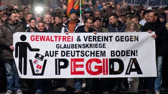Die ausländer- und islamfeindliche Pegida-Bewegung feiert an diesem Sonntag in Dresden vierjähriges Bestehen. Die ausländer- und islamfeindliche Pegida-Bewegung feiert an diesem Sonntag in Dresden vierjähriges Bestehen.