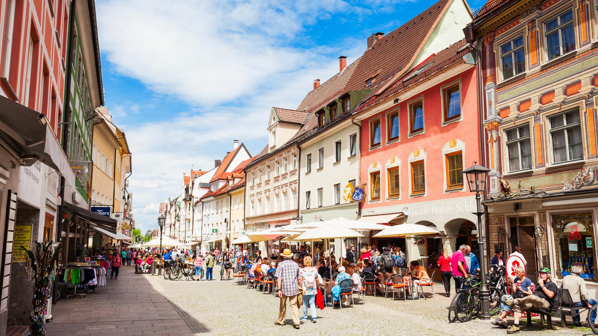 Füssen: Die Altstadt der Stadt im Allgäu lädt zum Flanieren ein.