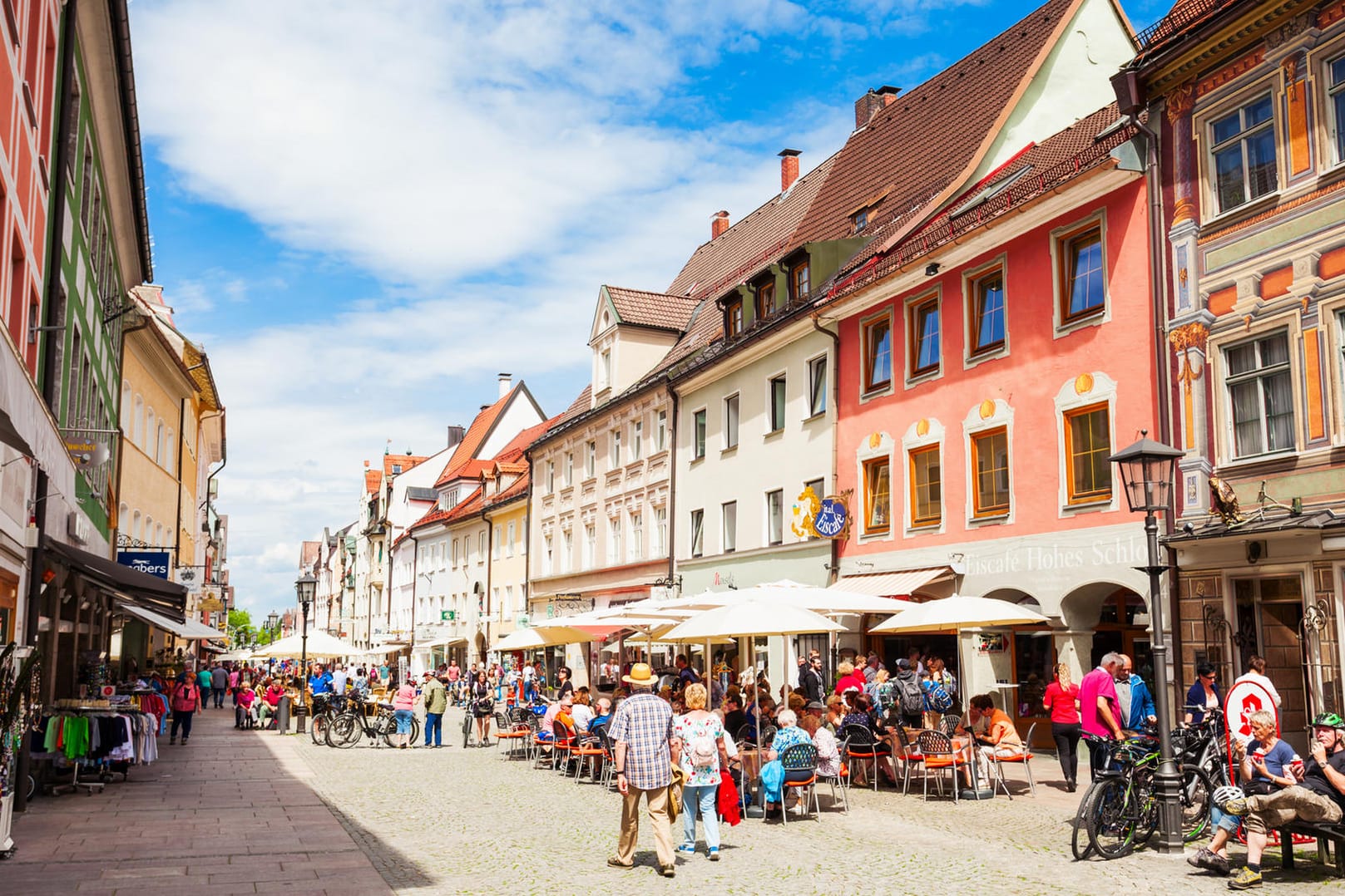 Füssen: Die Altstadt der Stadt im Allgäu lädt zum Flanieren ein.