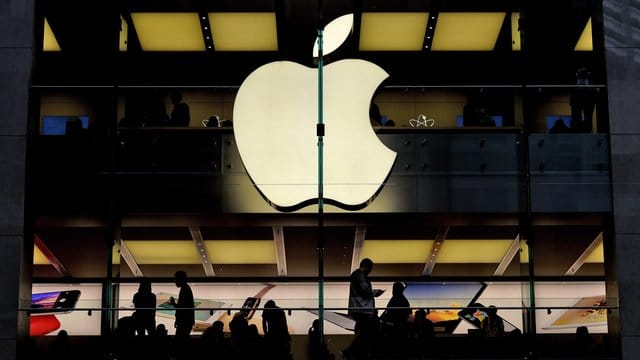 Apple will am 30.