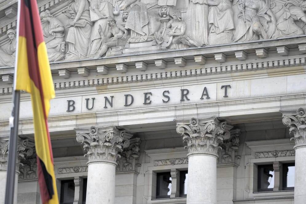 Der deutsche Bundesrat in Berlin: Die Länderkammer hat ein Gesetz entworfen, dass die Verschleierung im Gericht untersagt. Bislang liegt es im Ermessen der einzelnen Richter, ob er das Tragen etwa einer Burka zulässt.