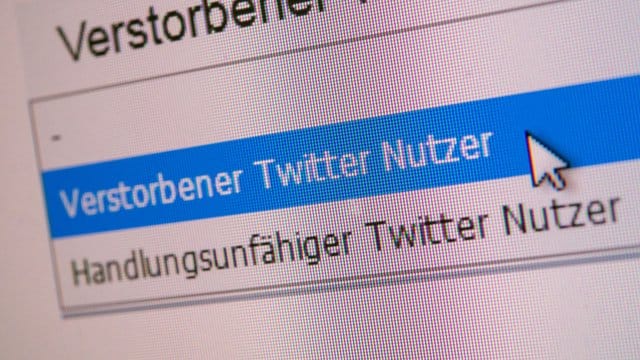 Bei Twitter kann die Löschung des Accounts eines verstorbenen Nutzers beantragt werden - wenn man die Funktion im Hilfe-Center gefunden hat. Bei Twitter kann die Löschung des Accounts eines verstorbenen Nutzers beantragt werden - wenn man die Funktion im Hilfe-Center gefunden hat.