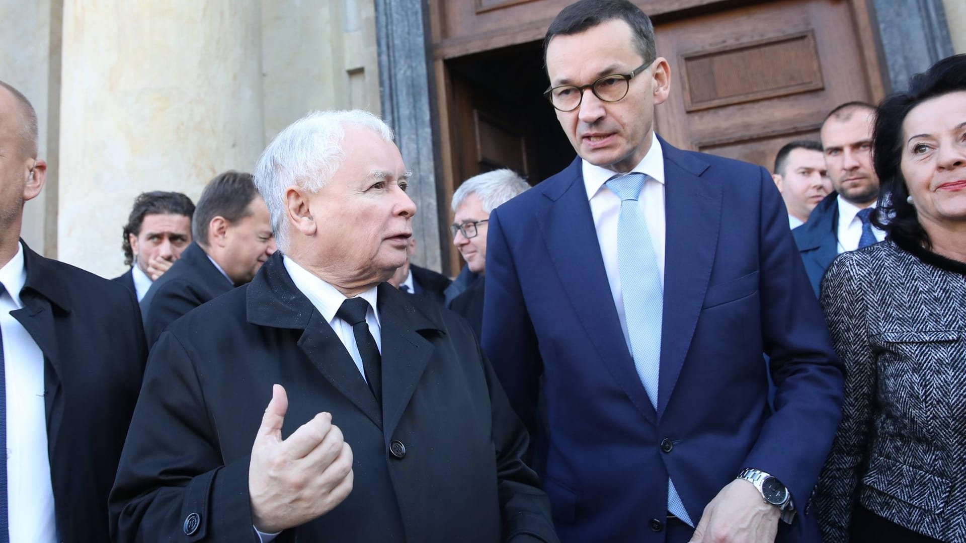 Angriff auf die Unabhängigkeit der Justiz: Der mächtige Chef der Regierungspartei PiS, Jaroslaw Kaczynski, und Ministerpräsident Mateusz Morawiecki in Warschau.