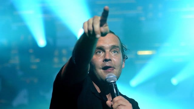 Bosse hat den ersten Platz der Deutschen Album-Charts erobert.