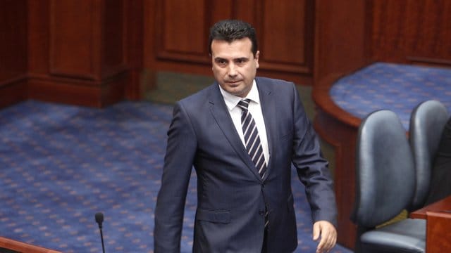 Der mazedonische Regierungschef Zoran Zaev hat mit dem Parlamentsbeschluss die schnelle Aufnahme seines Landes in die Nato ermöglicht und auch den Weg in die EU geöffnet.