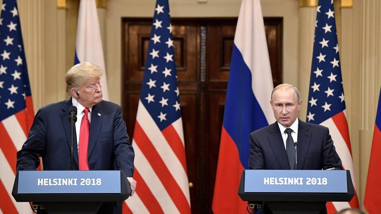US-Präsident Donald Trump und der russische Staatschef Wladimir Putin bei einem Treffen in Helsinki: Die USA werfen Russland vor, gegen nukleare Abrüstverträge zu verstoßen.
