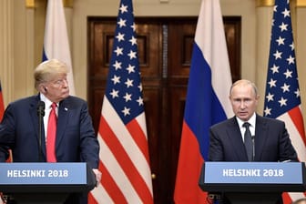 US-Präsident Donald Trump und der russische Staatschef Wladimir Putin bei einem Treffen in Helsinki: Die USA werfen Russland vor, gegen nukleare Abrüstverträge zu verstoßen.