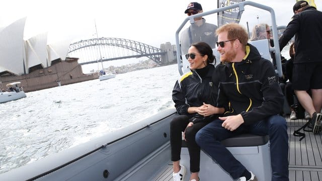 Harry und Meghan verfolgen ein Segelevent im Rahmen der Invictus Games. Harry und Meghan verfolgen ein Segelevent im Rahmen der Invictus Games.