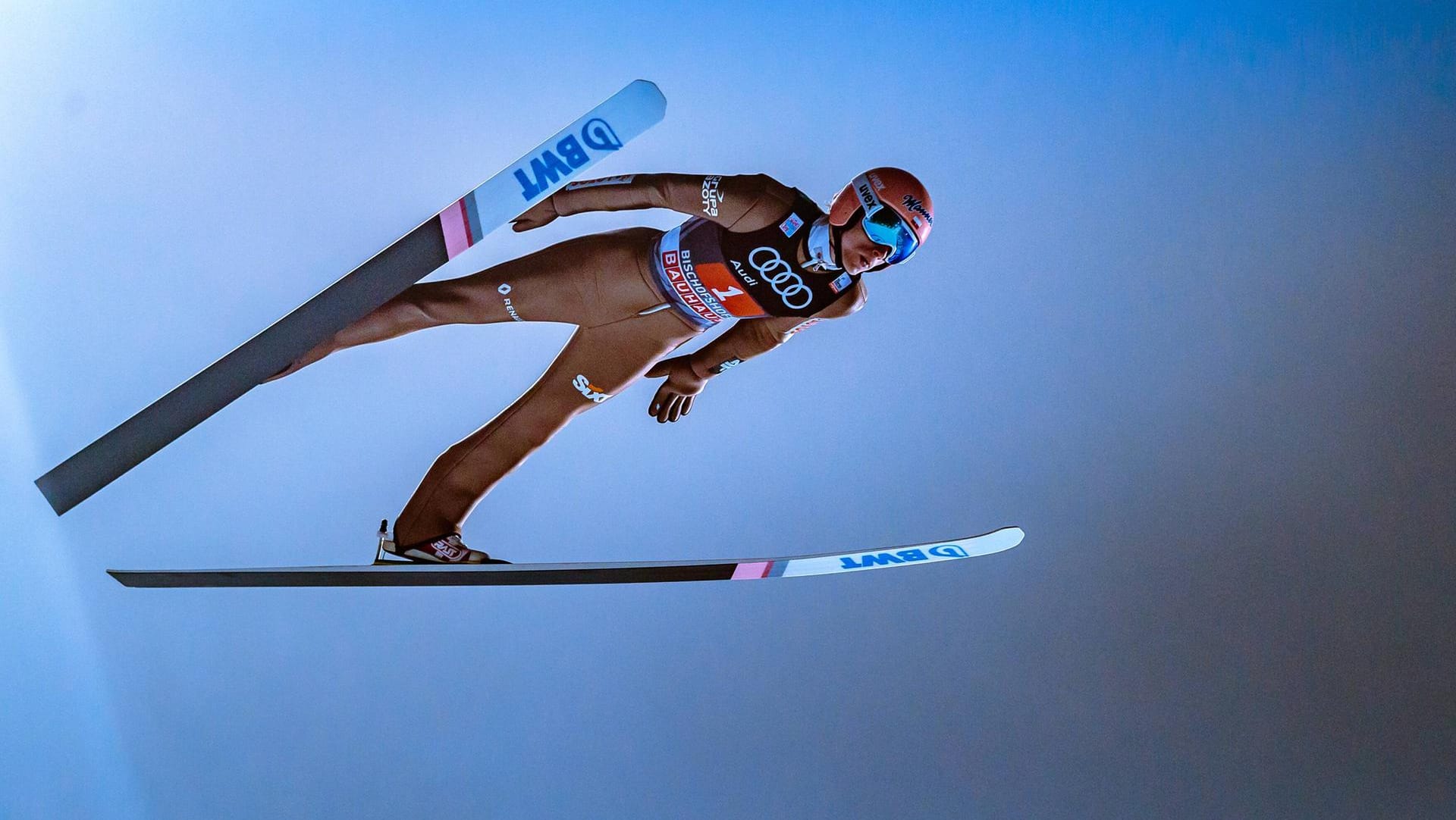 Dawid Kubackis Sprung von der Paul Ausserleitner Schanze in Bischofshofen: Der Skisprung-Weltcup startet am 17. November 2018.