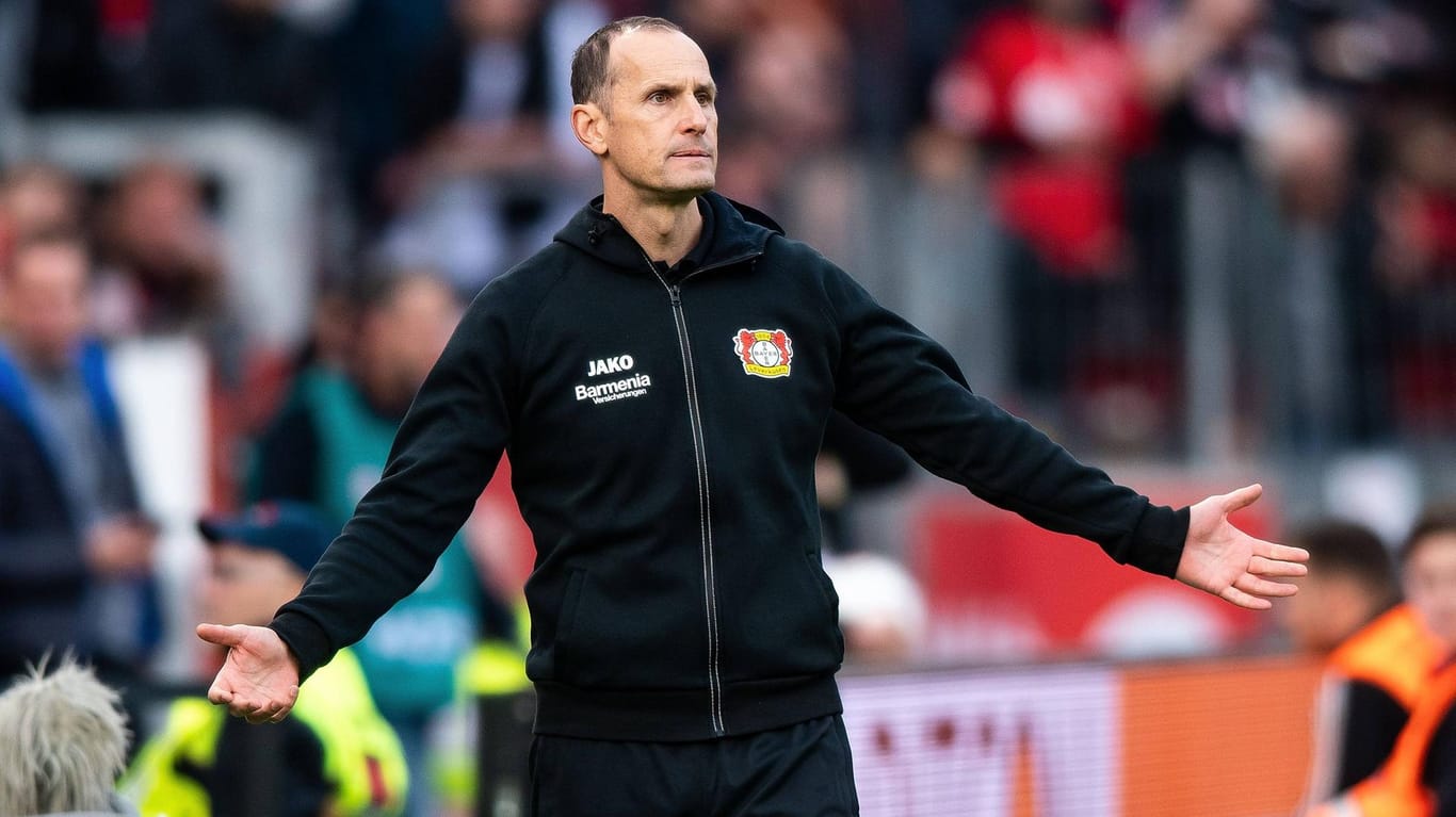 In der Kritik: Einige Fans fordern den Rauswurf von Bayer Leverkusens Trainer Heiko Herrlich.