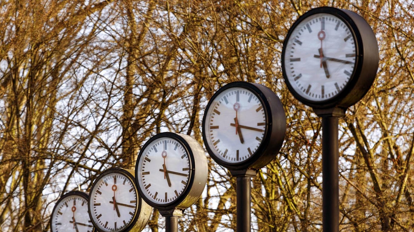 Uhrenpark: An diesem Wochenende müssen die Uhren vielleicht ein letztes Mal zurückgestellt werden.