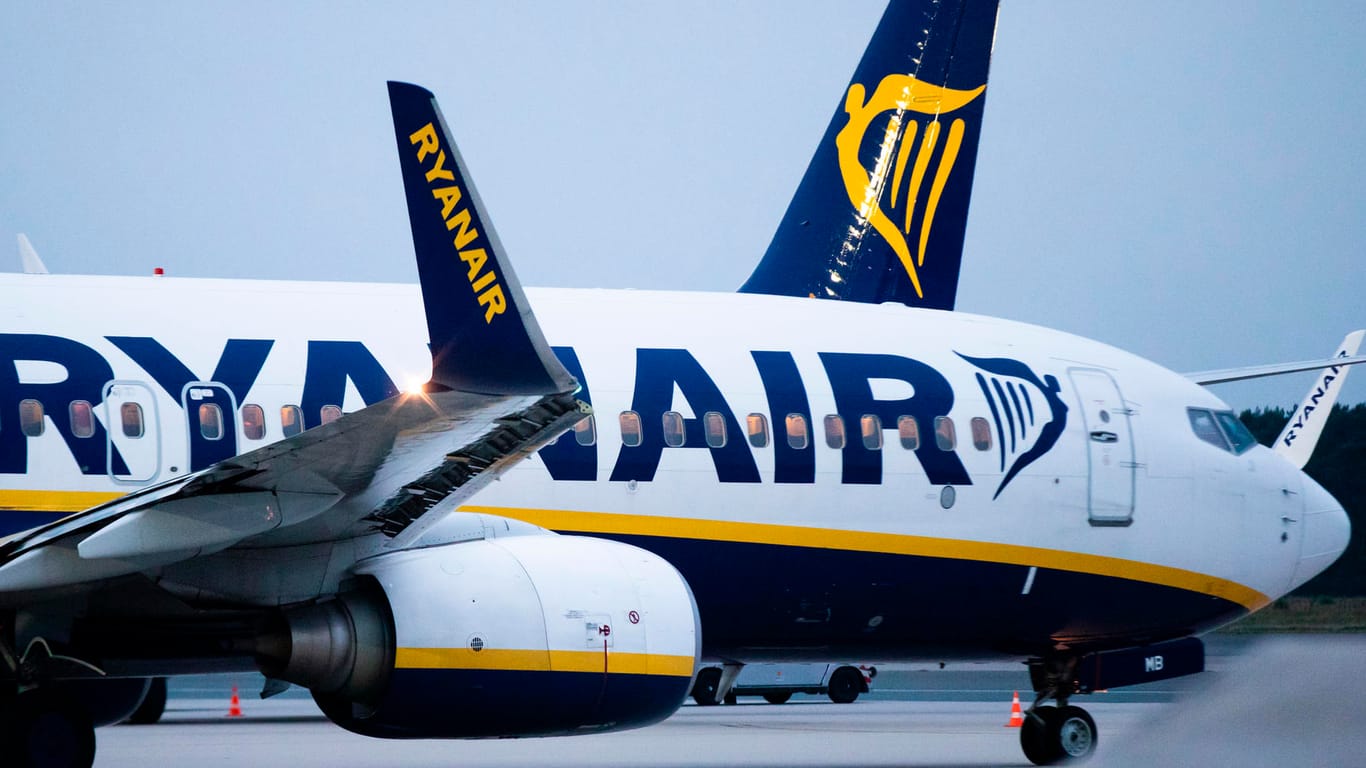 Ryanair hat ein Imageproblem: Dem Unternehmen werden zu geringe Löhne und schlechte Arbeitsbedingungen vorgeworfen. (Symbolfoto)