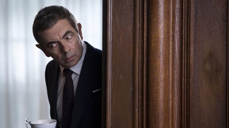 Rowan Atkinson als Johnny English in einer Szene des Films "Johnny English - Man lebt nur dreimal".