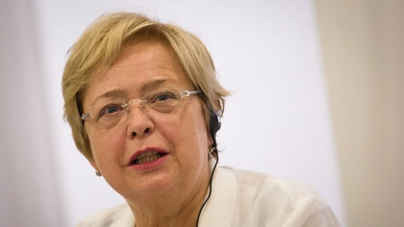 Malgorzata Gersdorf, zwangspensionierte polnische Gerichtspräsidentin, darf wieder an ihren Arbeitsplatz zurück.