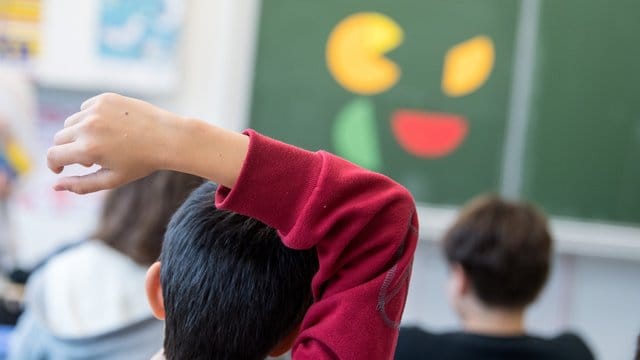 In Deutschland bestimmt soziale Herkunft in stärkerem Maß über den Schulerfolg als in vielen anderen Ländern. In Deutschland bestimmt soziale Herkunft in stärkerem Maß über den Schulerfolg als in vielen anderen Ländern.
