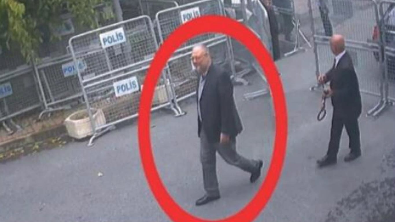 Jamal Khashoggi bei seiner Ankunft am saudischen Konsulat in Istanbul.