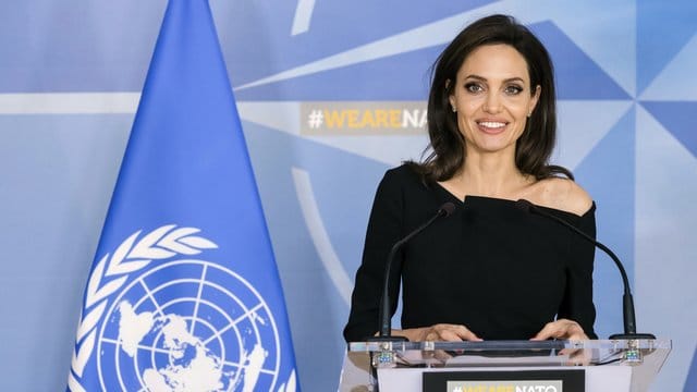 Angelina Jolie ist seit 2012 Sondergesandte des UN-Flüchtlingskommissars. Angelina Jolie ist seit 2012 Sondergesandte des UN-Flüchtlingskommissars.