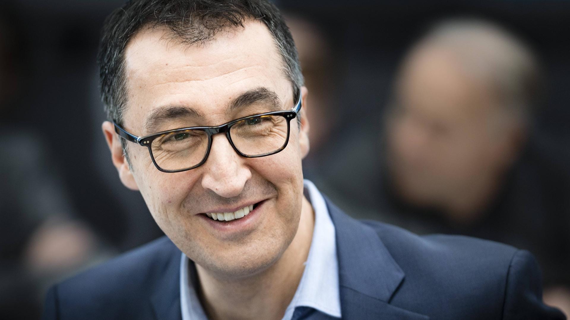 Cem Özdemir über den Merkel-Plan: "Wenn Sie durch eine Prüfung fallen, wird auch nicht das Prüfungsniveau gesenkt," sagt der frühere Grünen-Vorsitzende in der "Rhein-Neckar-Zeitung".