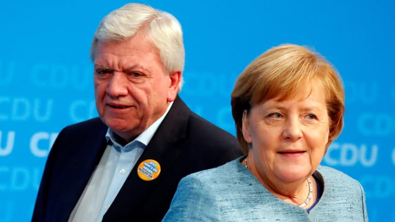Bouffier und Merkel: Er gehört seit einer Weile zu ihren wichtigsten politischen Verbündeten.