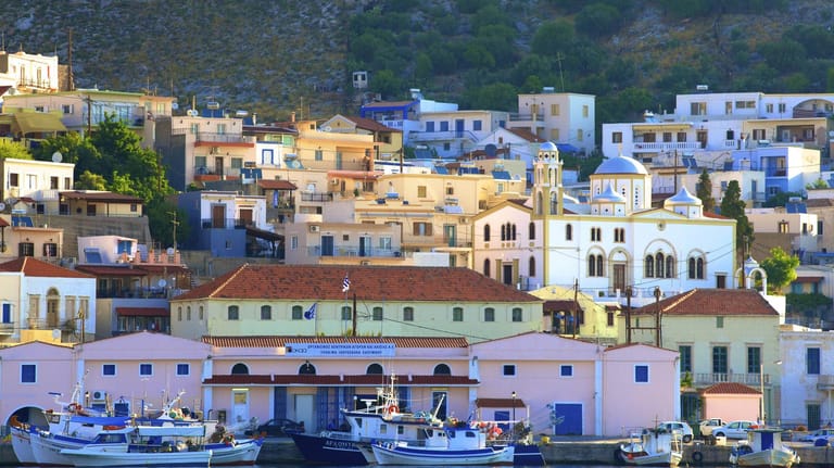 Pothia in Kalymnos: In Griechenland gibt es auch abseits der bekannten Inseln interessante Urlaubsorte.