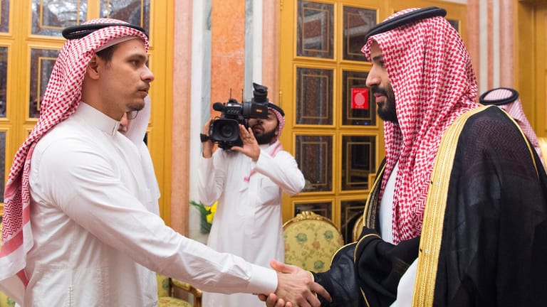 Königspalast in Riad: Khashoggis Sohn Salah trifft Kronprinz Mohammed bin Salman.