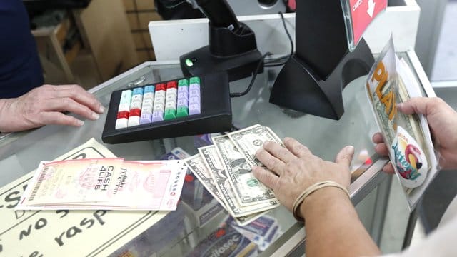 1,537 Milliarden US-Dollar gehen nach South Carolina.