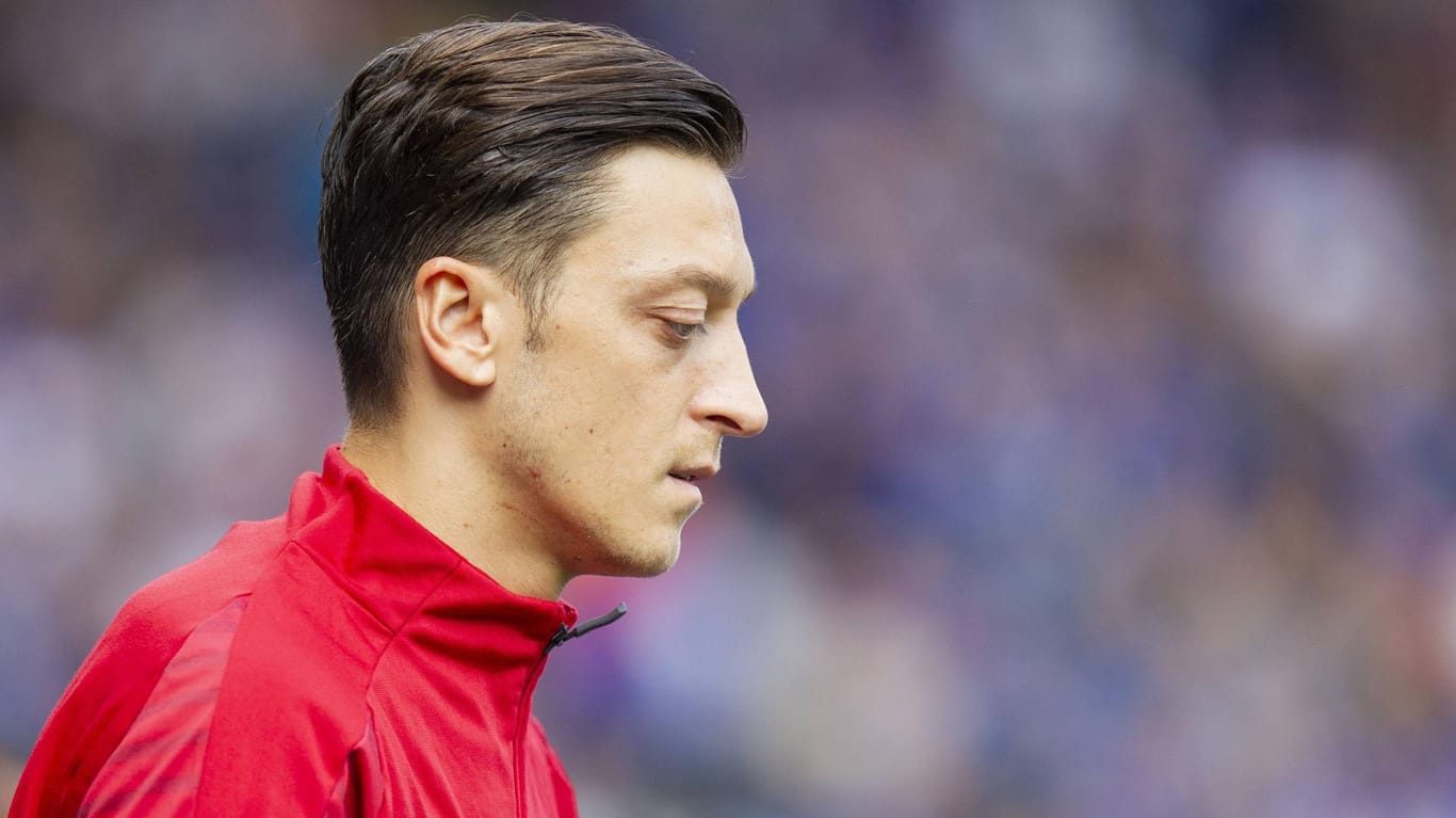 Muss den Tod eines großen Fans verkraften: Mesut Özil.