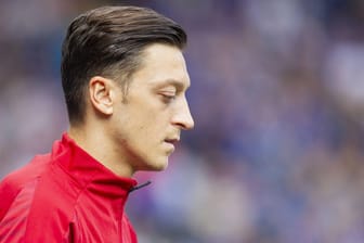 Muss den Tod eines großen Fans verkraften: Mesut Özil.