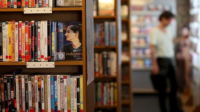 Nur noch Ladenhüter? Die Videothek "Traumathek" in Köln.
