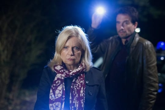 Die Hauptkommissare Inga Lürsen (Sabine Postel) und Stedefreund (Oliver Mommsen) im Tatort "Blut".