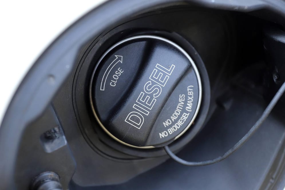 Tankverschluss: In mehreren Städten in Deutschland haben Gerichte ein Diesel-Fahrverbot verfügt, um der hohen Luftbelastung mit Stickoxid entgegen zu wirken.