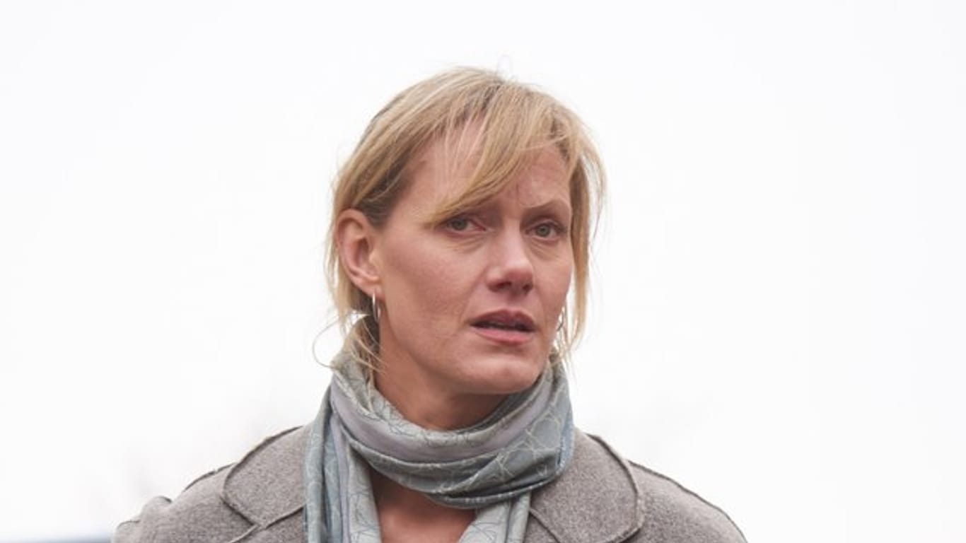 Anna Schudt als Kommissarin Martina Bönisch in einer Drehpause der Tatort-Folge "Zahltag".
