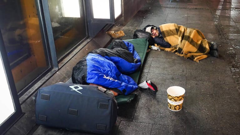 Studie So denken Obdachlose über ihr Leben auf der Straße