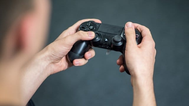 Nutzer des PlayStation-Networks können ihren Profilnamen zu Beginn des kommenden Jahres einmal kostenlos ändern. Nutzer des PlayStation-Networks können ihren Profilnamen zu Beginn des kommenden Jahres einmal kostenlos ändern.