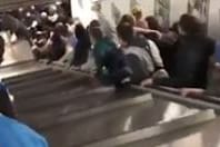 Szene des Unfalls: Die Rolltreppe bricht ein (vorn).