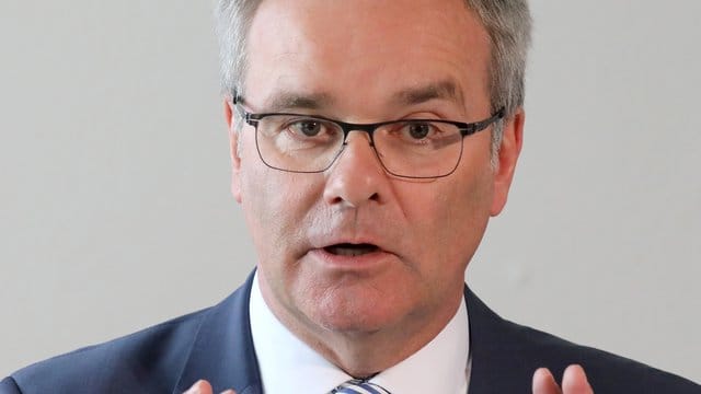 "Die Autoindustrie muss jetzt endlich aufwachen": Helmut Dedy.