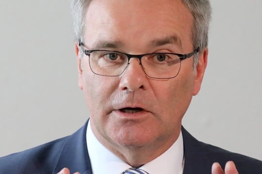 "Die Autoindustrie muss jetzt endlich aufwachen": Helmut Dedy.