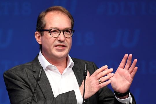 Alexander Dobrindt ist Vorsitzender der CSU-Landesgruppe im Deutschen Bundestag.