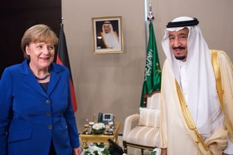 Bundeskanzlerin Angela Merkel hat in einem Telefonat mit dem saudischen König die Vorkommnisse "aufs Schärfste" verurteilt.