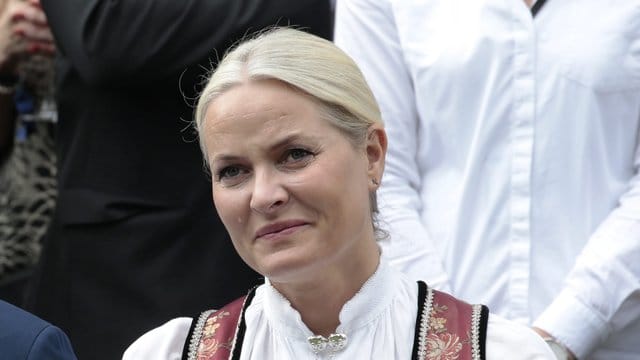 Norwegens Kronprinzessin Mette-Marit muss sich in Zukunft mehr schonen. Norwegens Kronprinzessin Mette-Marit muss sich in Zukunft mehr schonen.