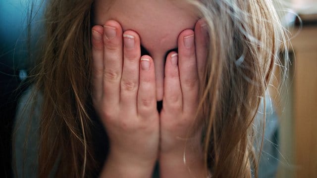 Immer mehr Schüler sind wegen Anpassungs-, Angst- oder Schlafstörungen, Burnout oder Depression in ärztlicher Behandlung. Immer mehr Schüler sind wegen Anpassungs-, Angst- oder Schlafstörungen, Burnout oder Depression in ärztlicher Behandlung.