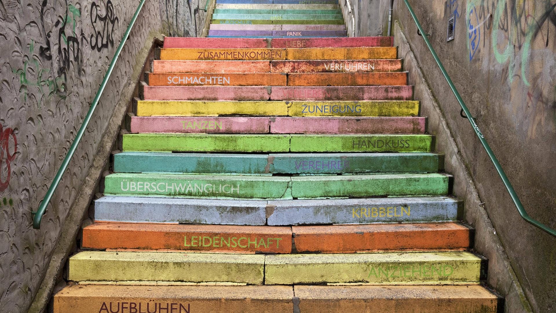 Die Holsteiner Treppe: Von dort aus starten 24 HOURS IN WUPPERTAL, ein Clip, der deutlich macht, was die Stadt zu bieten hat. Die Holsteiner Treppe: Von dort aus starten 24 HOURS IN WUPPERTAL, ein Clip, der deutlich macht, was die Stadt zu bieten hat.