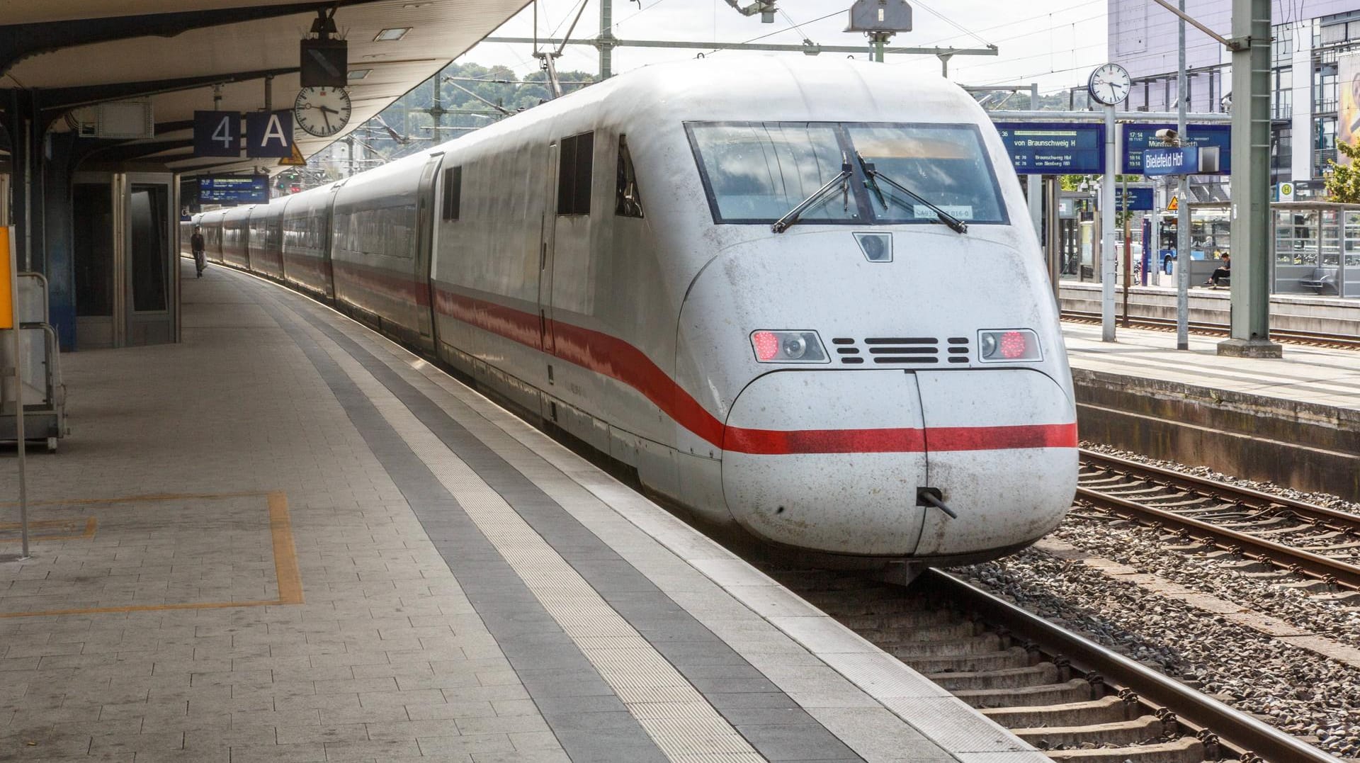 Bielefeld: Ein ICE im Hauptbahnhof. (Symbolbild)