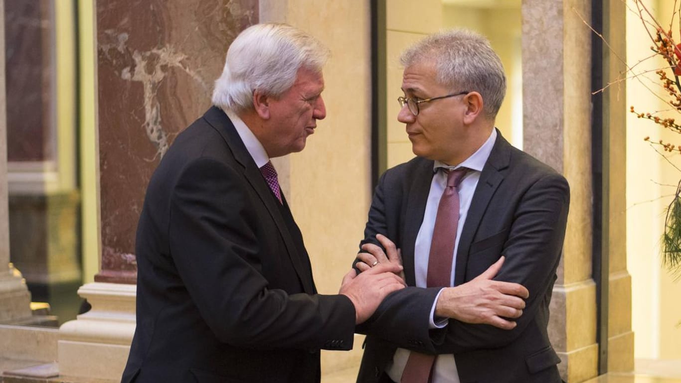 Hessens Ministerpräsident Volker Bouffier und Wirtschaftsminister Tarek Al-Wazir: Eigentlich wollen sie weiter gemeinsam regieren.