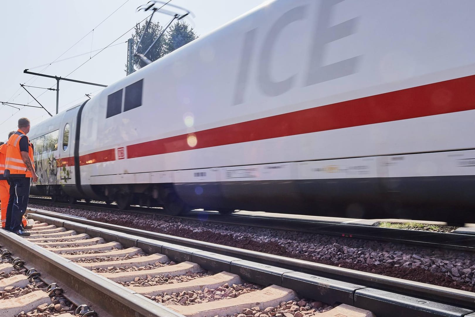 Bauarbeiten auf einer ICE-Strecke (Symbolbild): Durch den Neubau der Strecke Stuttgart-Ulm müssen sich Pendler auf längere Fahrtzeiten und Zugausfälle einstellen.