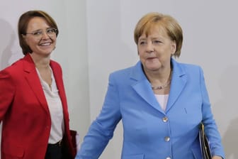 Annette Widmann-Mauz und Angela Merkel beim 10. Integrationsgipfel im Bundeskanzleramt: In diesem Jahr geht der mit 10.000 Euro dotierte Preis an den Verein IsraAid.
